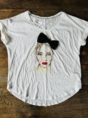 NYCo white cotton T-shirt, painted face with bow detail Large